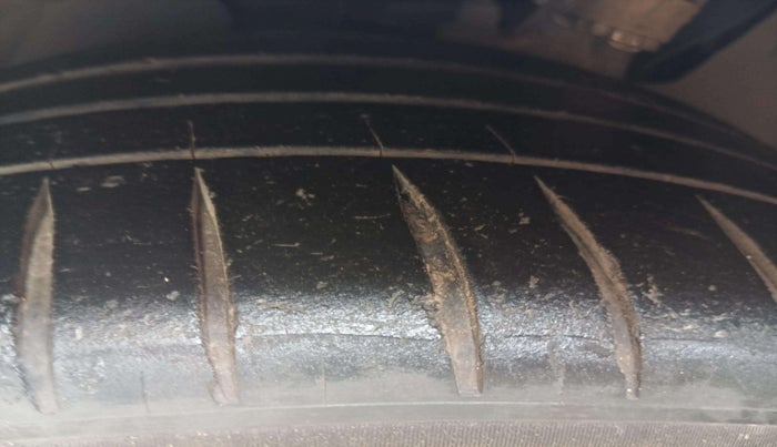 2022 Mercedes Benz C Class  C 220d, Diesel, Automatic, 20,252 km, Right Front Tyre Tread