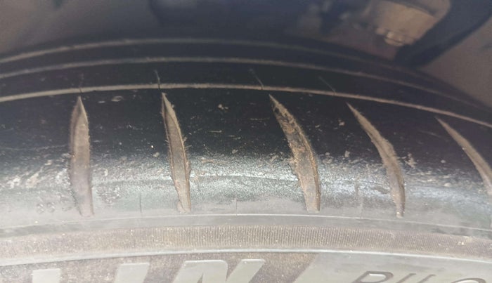 2022 Mercedes Benz C Class  C 220d, Diesel, Automatic, 20,252 km, Right Rear Tyre Tread