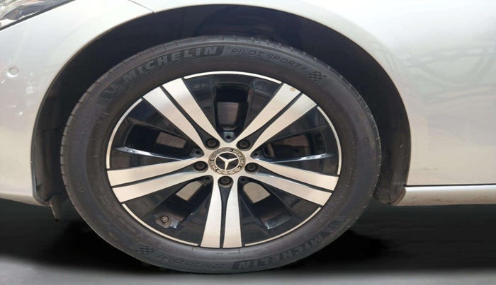 2022 Mercedes Benz C Class  C 220d, Diesel, Automatic, 20,252 km, Left Front Wheel