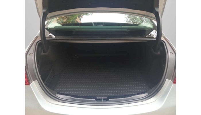 2022 Mercedes Benz C Class  C 220d, Diesel, Automatic, 20,252 km, Boot Inside