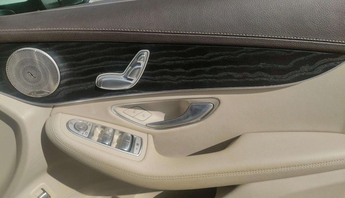 2022 Mercedes Benz GLC CLASS 220d 4MATIC , Diesel, Automatic, 44,168 km, Driver Side Door Panels Control