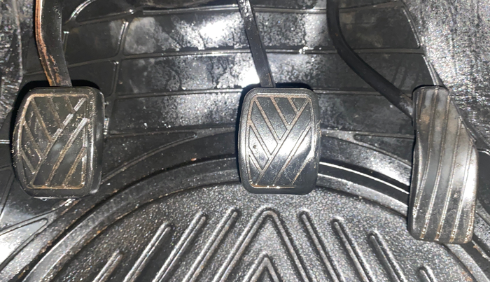 2013 Maruti Wagon R 1.0 VXI, CNG, Manual, 64,602 km, Pedals