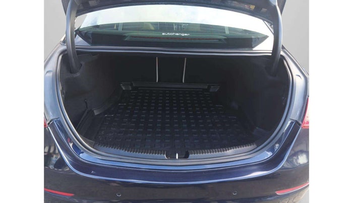 2022 Mercedes Benz C Class C 220d PROGRESSIVE, Diesel, Automatic, 49,453 km, Boot Inside