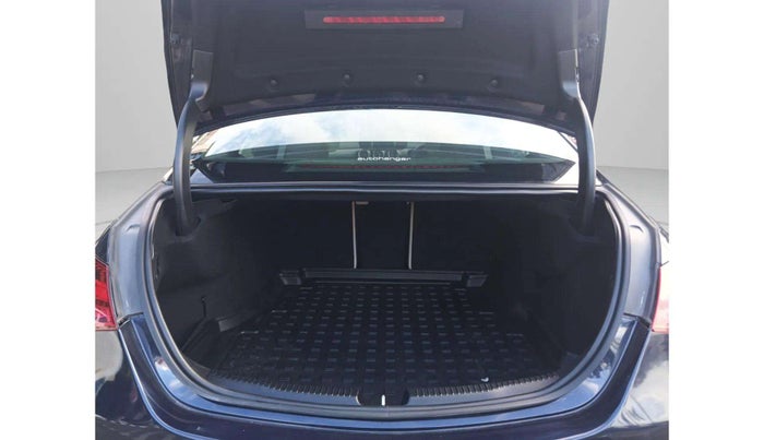 2022 Mercedes Benz C Class C 220d PROGRESSIVE, Diesel, Automatic, 49,453 km, Boot Door Open