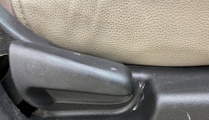 2015 Maruti Wagon R 1.0 VXI, Petrol, Manual, 1,46,341 km, Driver Side Adjustment Panel