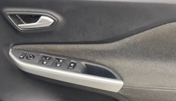 2021 Nissan MAGNITE XV PREMIUM TURBO (O) CVT, Petrol, Automatic, 27,635 km, Driver Side Door Panels Control