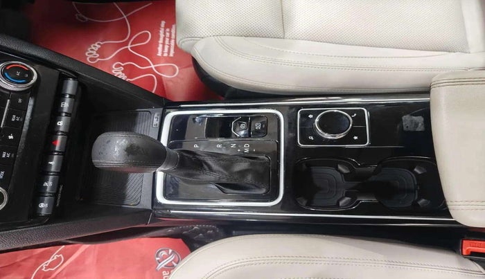 2023 Mahindra XUV700 AX 7 LUXURY P AT 7 STR, Petrol, Automatic, 15,687 km, Gear Lever