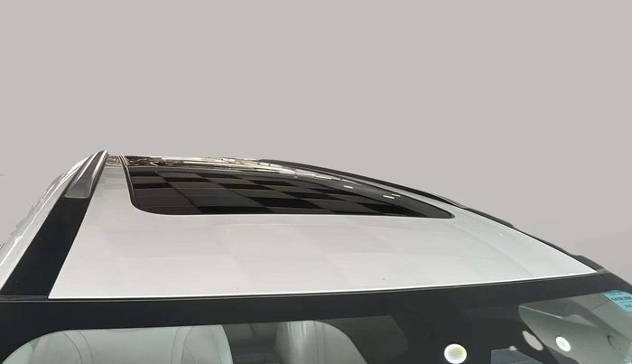 2023 Mahindra XUV700 AX 7 LUXURY P AT 7 STR, Petrol, Automatic, 15,687 km, Roof