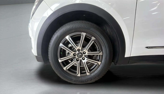 2023 Mahindra XUV700 AX 7 LUXURY P AT 7 STR, Petrol, Automatic, 15,687 km, Left Front Wheel