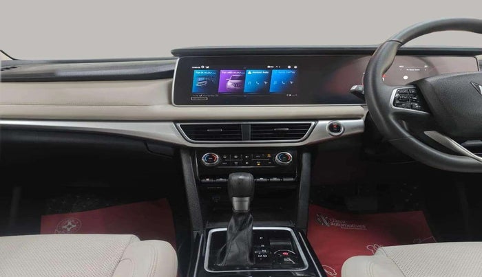 2023 Mahindra XUV700 AX 7 LUXURY P AT 7 STR, Petrol, Automatic, 15,687 km, Air Conditioner