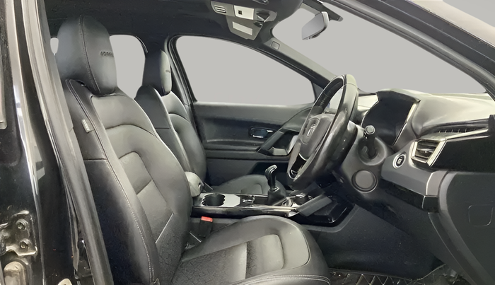 2022 Tata Safari XZA PLUS, Diesel, Automatic, 22,560 km, Right Side Front Door Cabin
