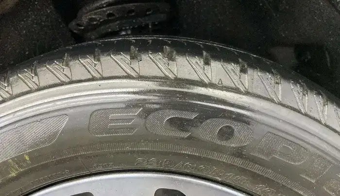 2022 Tata Safari XZA PLUS, Diesel, Automatic, 22,560 km, Right Front Tyre Tread