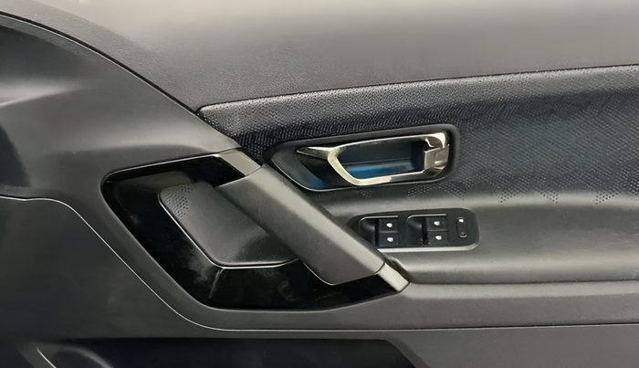 2022 Tata Safari XZA PLUS, Diesel, Automatic, 22,560 km, Driver Side Door Panels Control
