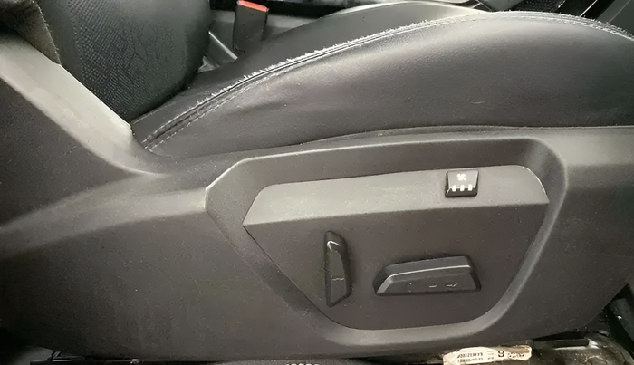 2022 Tata Safari XZA PLUS, Diesel, Automatic, 22,560 km, Driver Side Adjustment Panel
