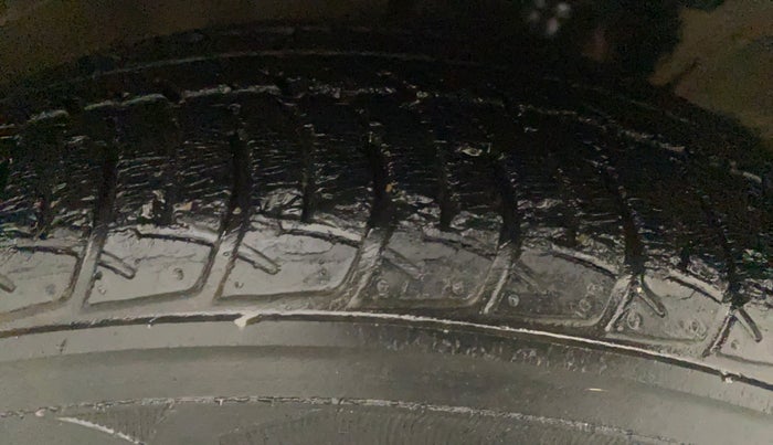 2014 Maruti Celerio VXI AMT, Petrol, Automatic, 32,891 km, Right Rear Tyre Tread