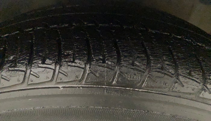 2014 Maruti Celerio VXI AMT, Petrol, Automatic, 32,891 km, Right Front Tyre Tread