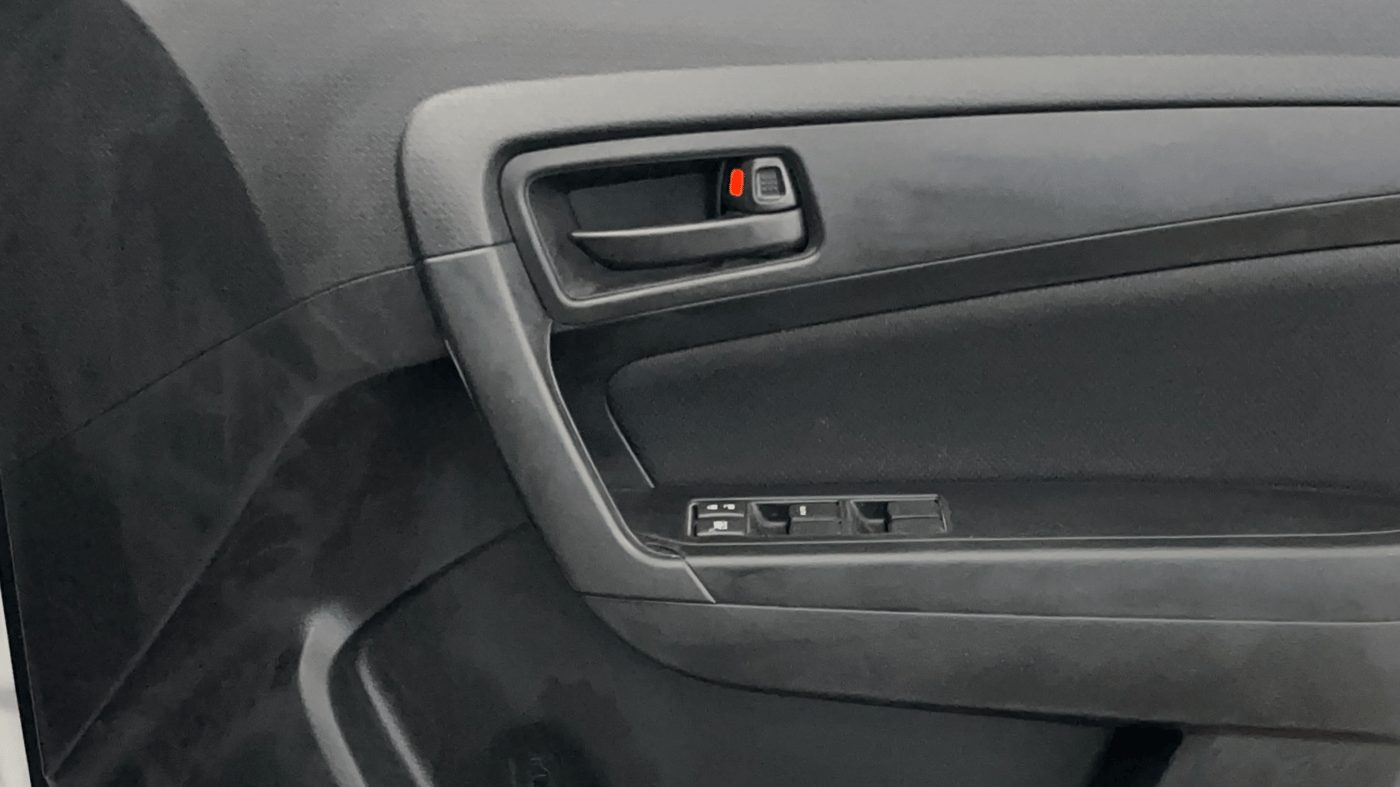 2021 Maruti Vitara Brezza VXI, CNG, Manual, 79,561 km, Driver Side Door Panels Control
