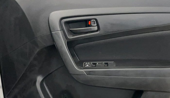 2021 Maruti Vitara Brezza VXI, CNG, Manual, 79,338 km, Driver Side Door Panels Control