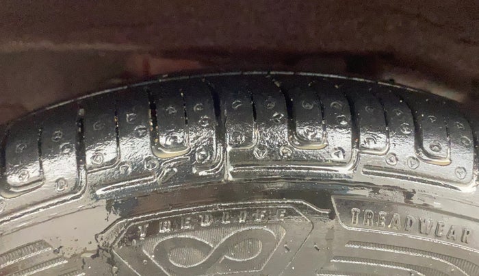 2015 Hyundai Eon MAGNA +, Petrol, Manual, 95,923 km, Right Rear Tyre Tread