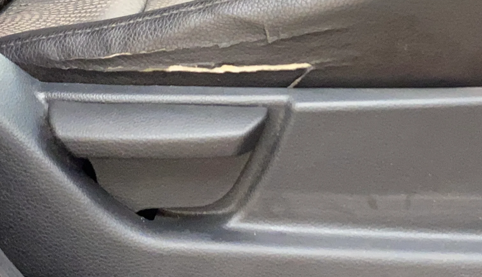 2015 Hyundai Eon MAGNA +, Petrol, Manual, 95,923 km, Driver Side Adjustment Panel