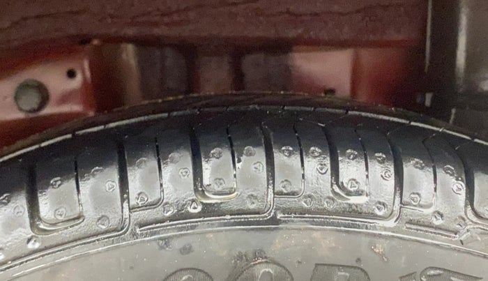 2015 Hyundai Eon MAGNA +, Petrol, Manual, 95,923 km, Left Rear Tyre Tread