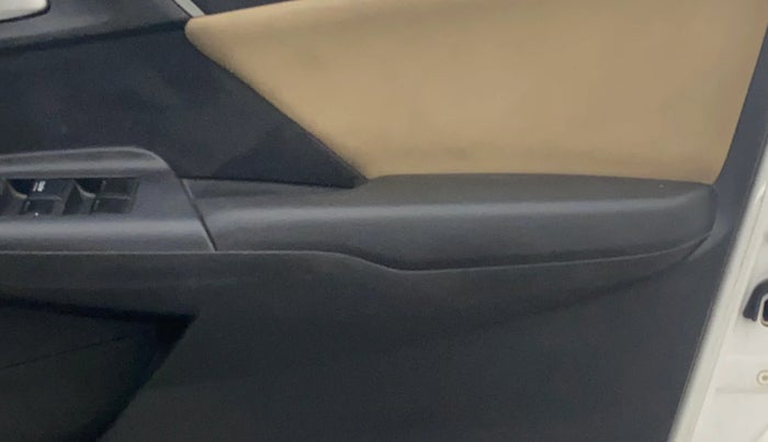 2016 Honda Jazz 1.2L I-VTEC V, Petrol, Manual, 40,892 km, Driver Side Door Panels Control