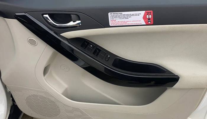 2023 Tata NEXON XZA PLUS PETROL, Petrol, Automatic, 9,177 km, Driver Side Door Panels Control