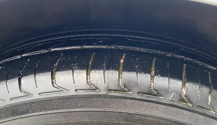 2017 Hyundai Grand i10 SPORTZ (O) 1.2 KAPPA VTVT, Petrol, Manual, 67,512 km, Right Rear Tyre Tread