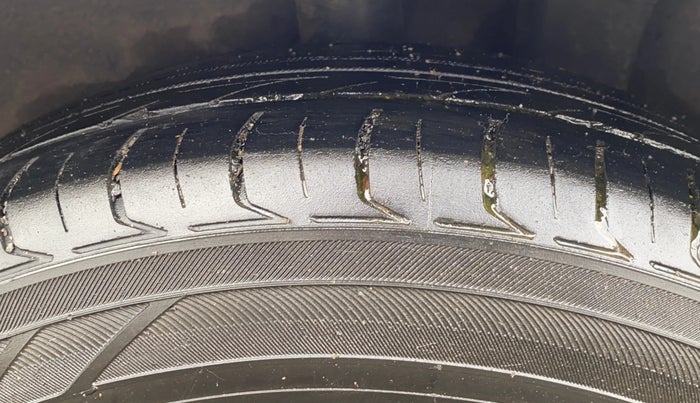 2017 Hyundai Grand i10 SPORTZ (O) 1.2 KAPPA VTVT, Petrol, Manual, 67,512 km, Left Rear Tyre Tread