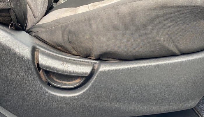 2017 Hyundai Grand i10 SPORTZ (O) 1.2 KAPPA VTVT, Petrol, Manual, 67,512 km, Driver Side Adjustment Panel