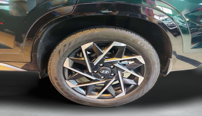 2025 Hyundai ALCAZAR Signature 7 STR 1.5 Turbo GDi Petrol DCT, Petrol, Automatic, 6,375 km, Left Rear Wheel