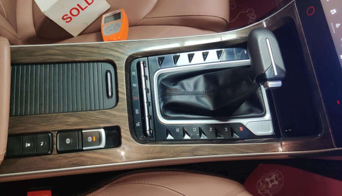 2023 MG HECTOR PLUS SAVVY PRO 1.5 TURBO CVT 7 STR, Petrol, Automatic, 12,197 km, Gear Lever