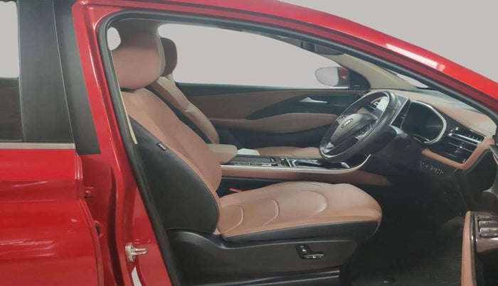 2023 MG HECTOR PLUS SAVVY PRO 1.5 TURBO CVT 7 STR, Petrol, Automatic, 12,197 km, Right Side Front Door Cabin