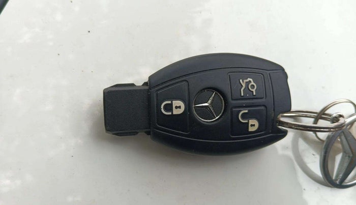 2016 Mercedes Benz GLC CLASS 220 D 4 MATIC, Diesel, Automatic, 56,130 km, Key Close Up