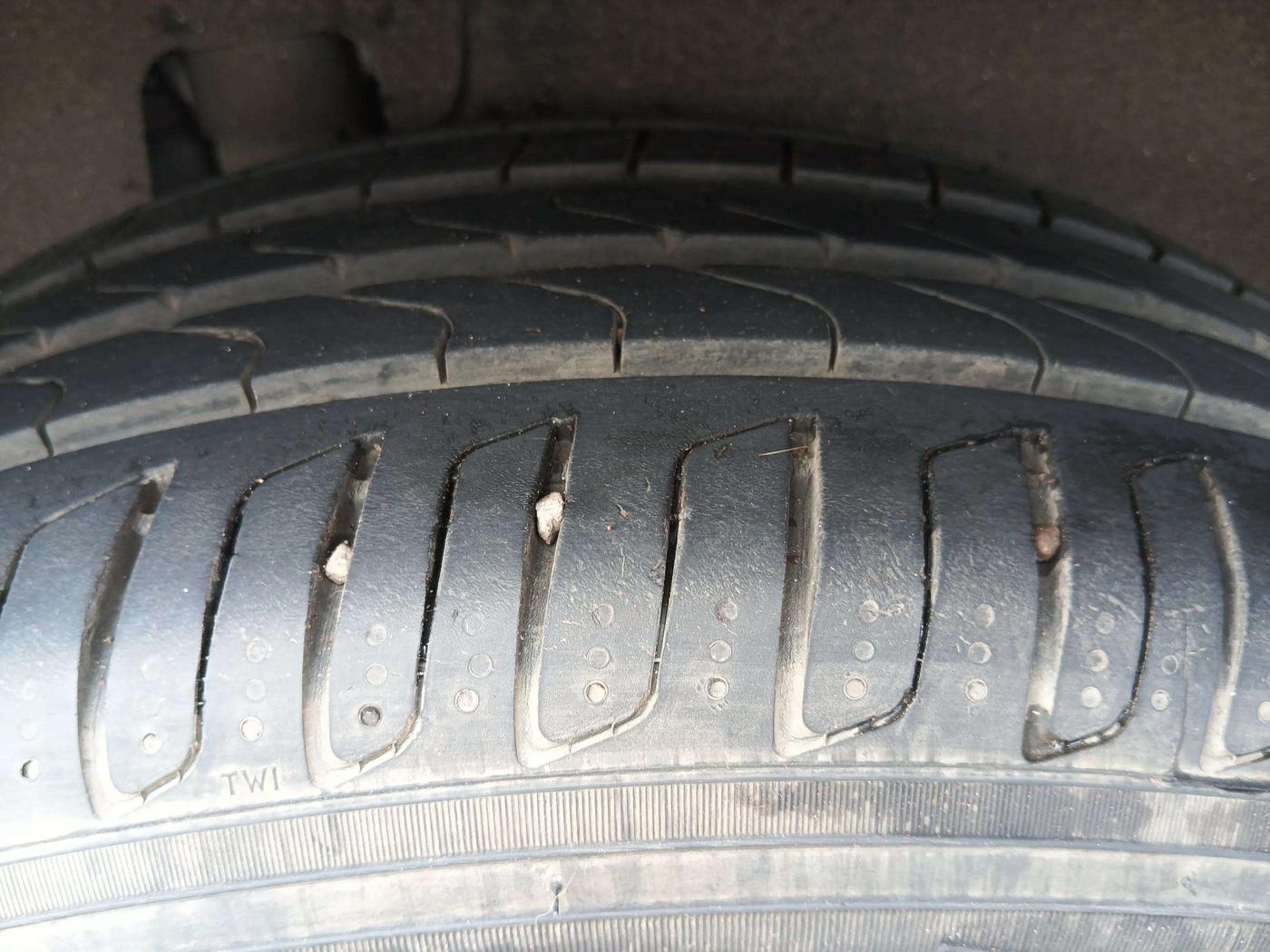 2016 Mercedes Benz GLC CLASS 220 D 4 MATIC, Diesel, Automatic, 56,130 km, Right Front Tyre Tread