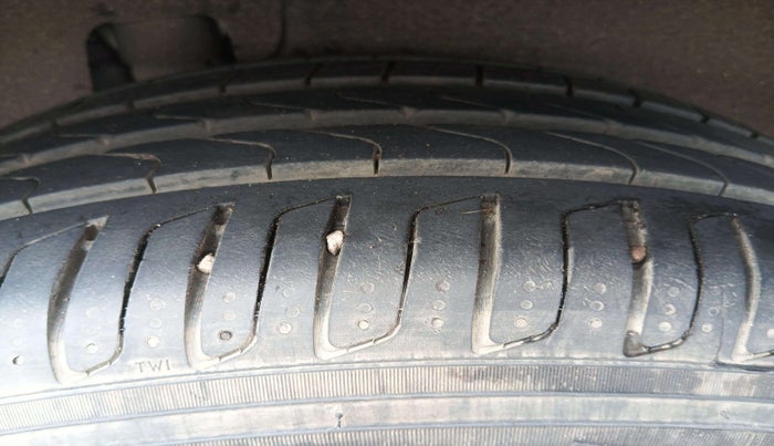 2016 Mercedes Benz GLC CLASS 220 D 4 MATIC, Diesel, Automatic, 56,130 km, Right Front Tyre Tread