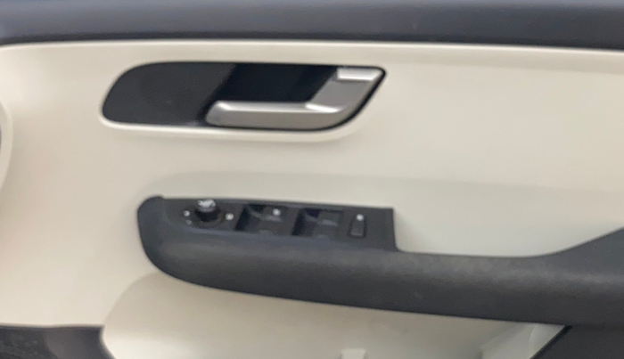 2023 Tata ALTROZ XZA PLUS (O) SUNROOF P , Petrol, Automatic, 39,828 km, Driver Side Door Panels Control