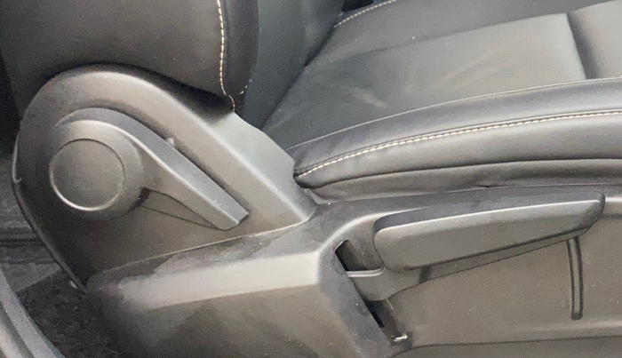 2023 Tata ALTROZ XZA PLUS (O) SUNROOF P , Petrol, Automatic, 39,828 km, Driver Side Adjustment Panel