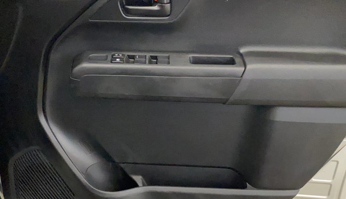 2021 Maruti New Wagon-R LXI CNG 1.0, CNG, Manual, 28,041 km, Driver Side Door Panels Control
