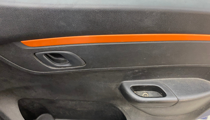 2018 Renault Kwid CLIMBER 1.0, Petrol, Manual, 63,246 km, Driver Side Door Panels Control