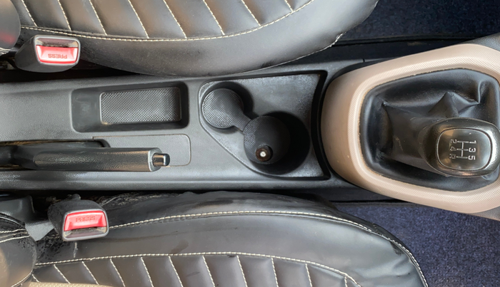 2017 Hyundai Grand i10 MAGNA 1.2 KAPPA VTVT, Petrol, Manual, 80,952 km, Gear Lever