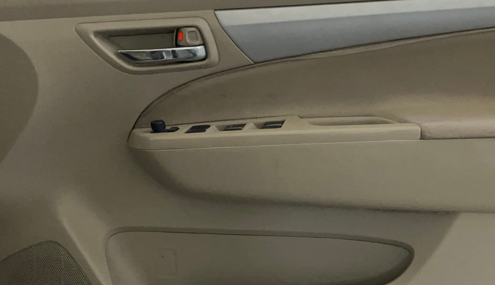 2018 Maruti Ertiga VXI, CNG, Manual, 75,631 km, Driver Side Door Panels Control