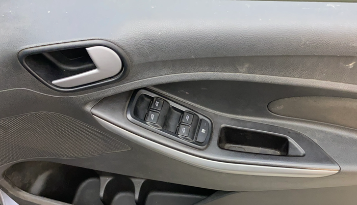 2015 Ford New Figo TREND 1.2 PETROL, Petrol, Manual, 47,102 km, Driver Side Door Panels Control