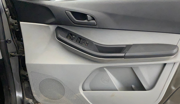 2020 Tata Tiago XT PETROL, Petrol, Manual, 56,932 km, Driver Side Door Panels Control