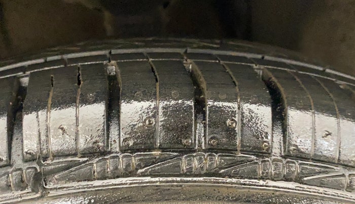 2019 Maruti New Wagon-R ZXI 1.2 AMT, Petrol, Automatic, 43,312 km, Right Front Tyre Tread