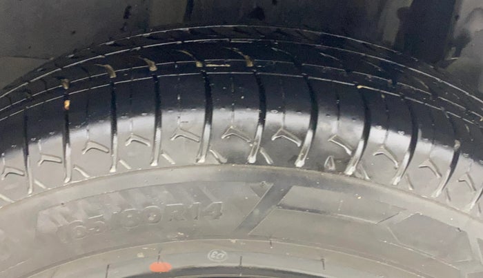 2019 Maruti Swift VXI AMT, Petrol, Automatic, 38,694 km, Left Rear Tyre Tread