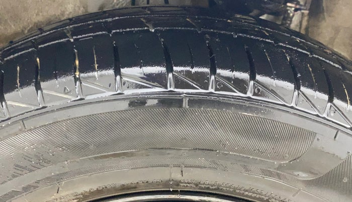 2021 Maruti Alto LXI, Petrol, Manual, 12,948 km, Left Front Tyre Tread