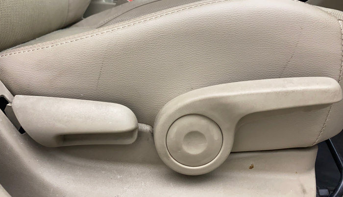 2017 Maruti Ciaz ZETA 1.4  MT PETROL, Petrol, Manual, 1,01,901 km, Driver Side Adjustment Panel