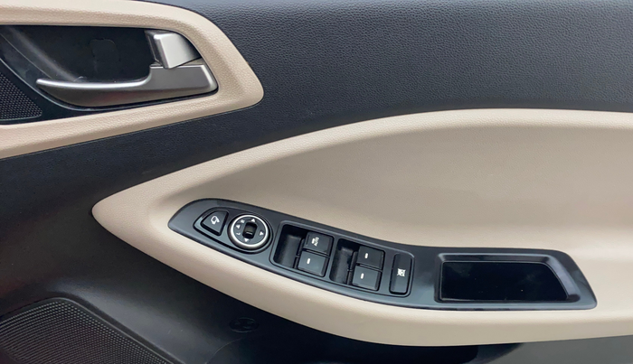 2015 Hyundai Elite i20 ASTA 1.2, Petrol, Manual, 49,365 km, Driver Side Door Panels Control