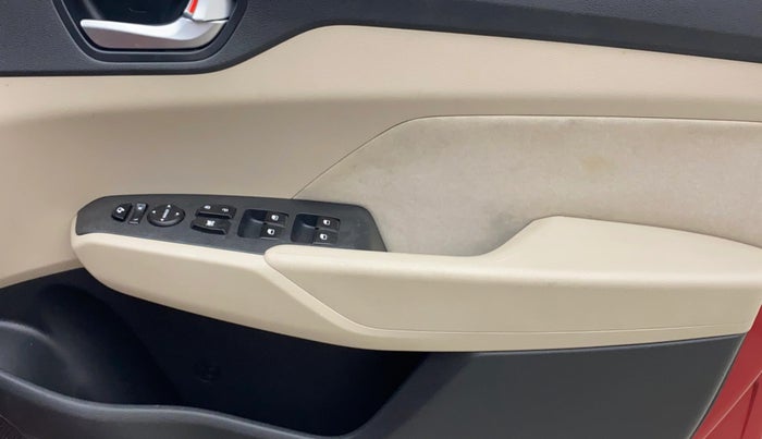 2018 Hyundai Verna 1.6 VTVT SX, Petrol, Manual, 31,578 km, Driver Side Door Panels Control